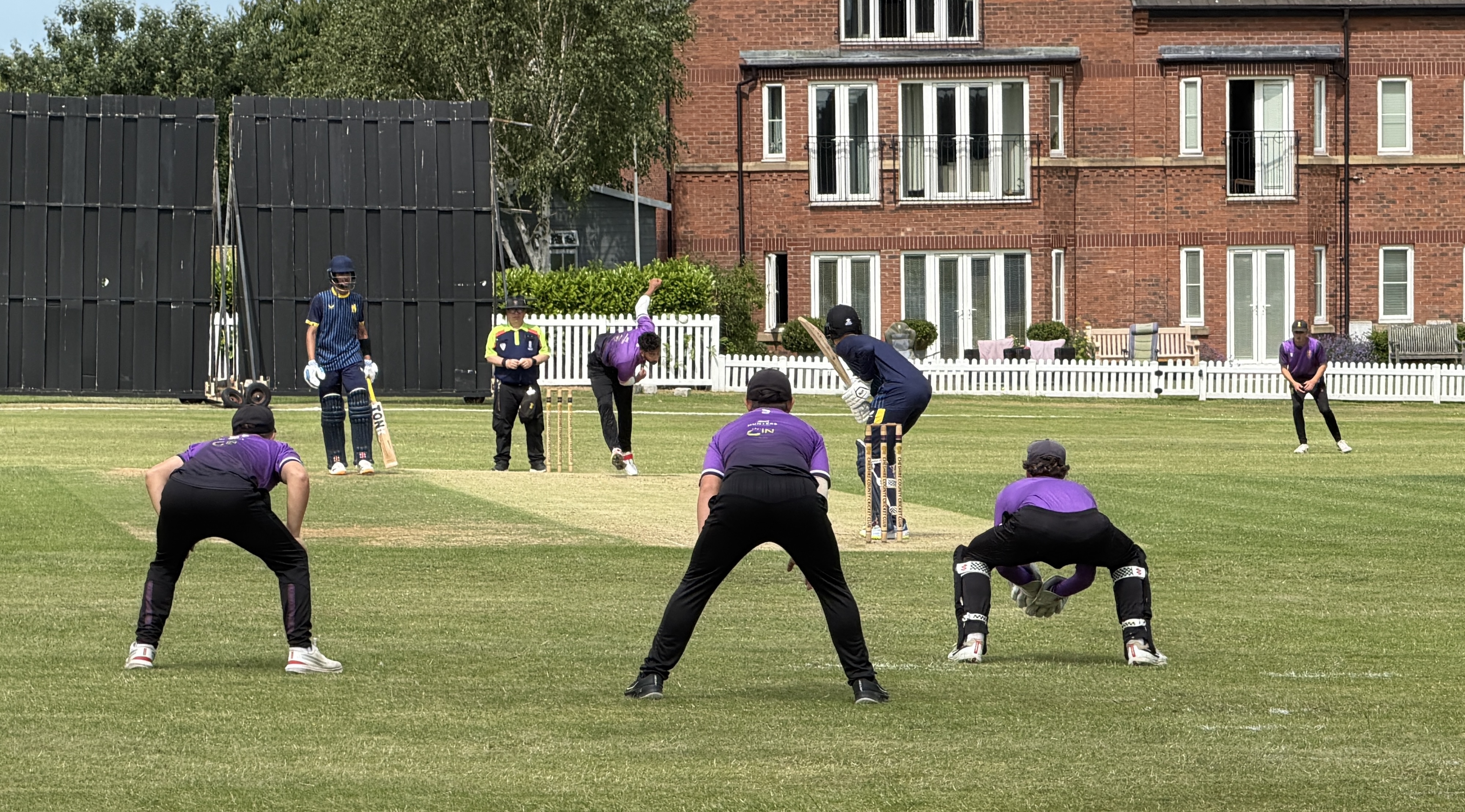 2s lose out to Warwicks